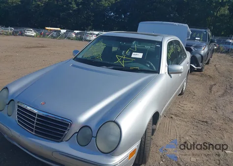 2001 Mercedes-Benz E 320 from USA, damaged, VIN WDBJF65J61B254047